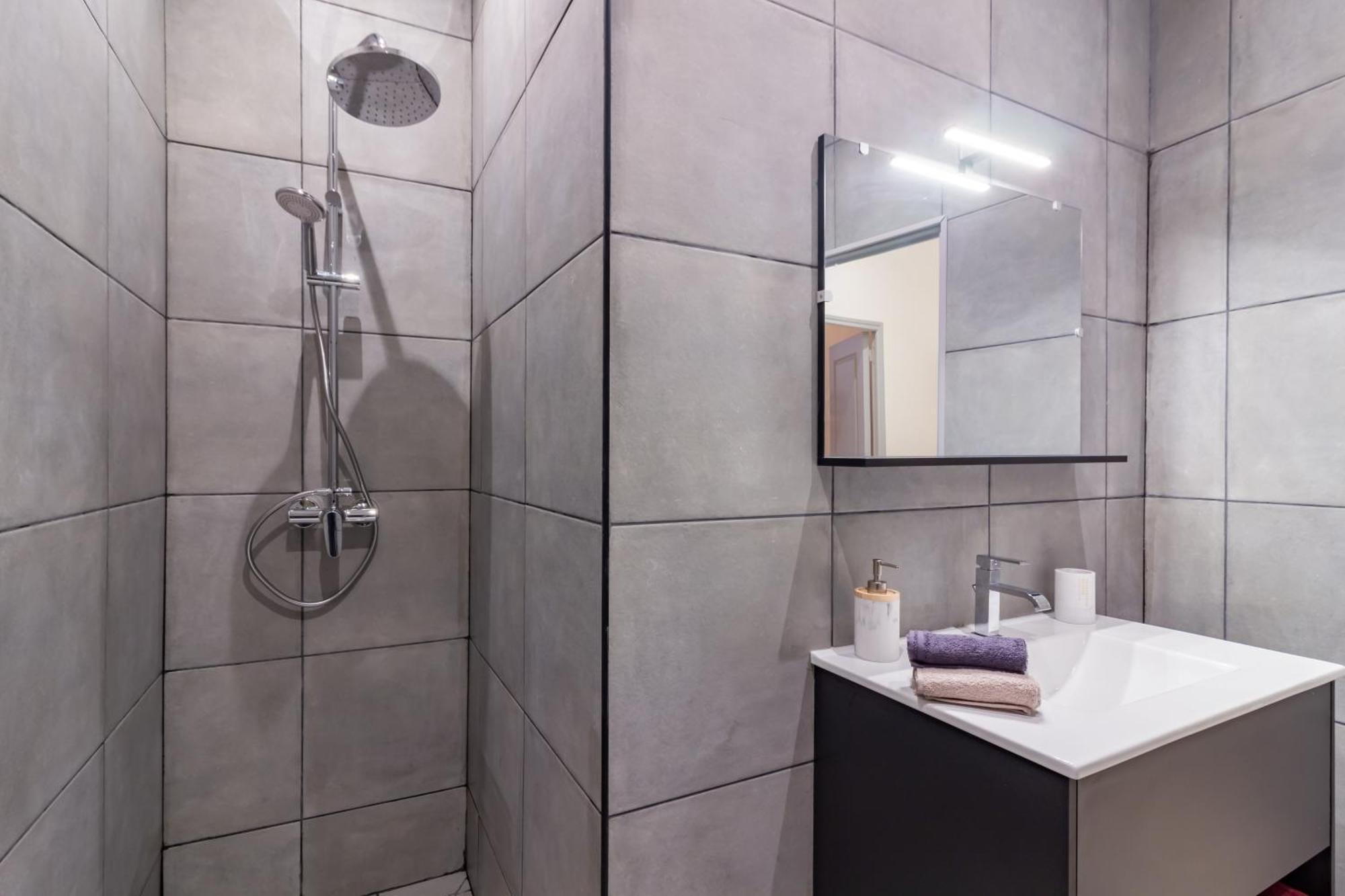 Spacieux Appartement En Plein Coeur De Béziers Buitenkant foto